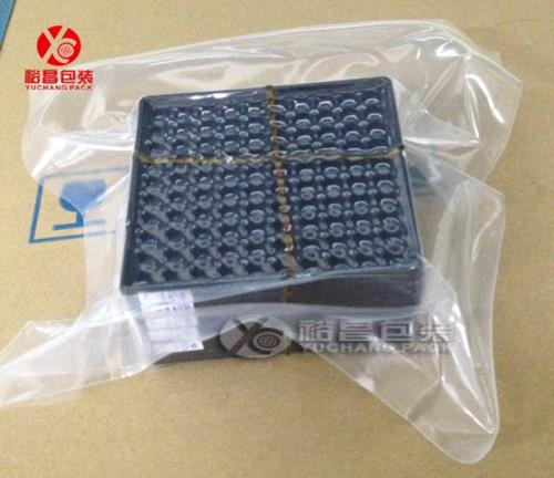 手機(jī)攝像頭真空袋企業(yè)員工專業(yè)的工作